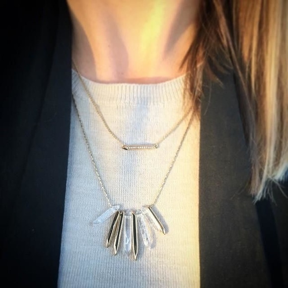 Stella and Dot Rebel Cluster Necklace - Picture 2 of 3